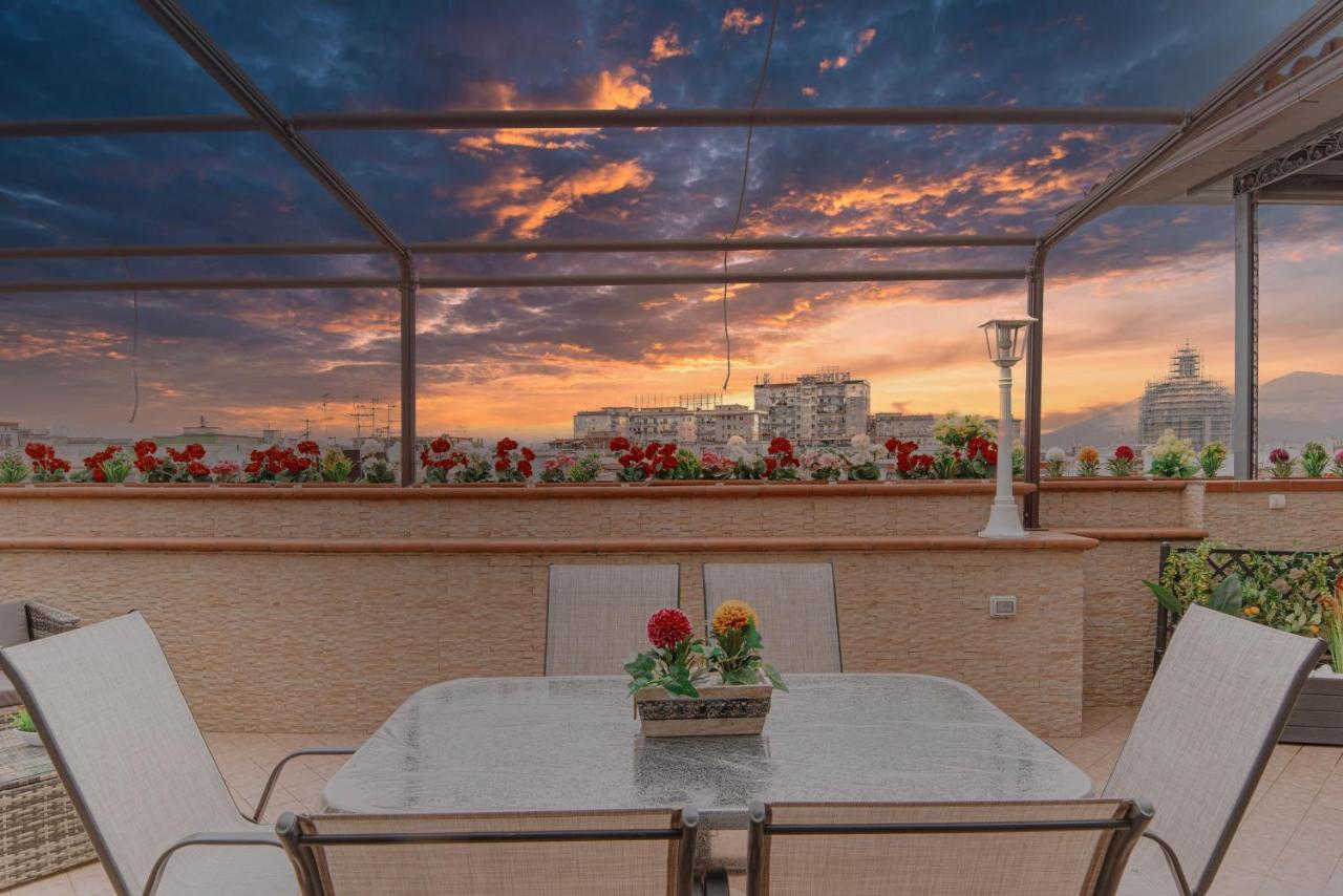 Вилла La Terrazza Nel Centro Неаполь Экстерьер фото
