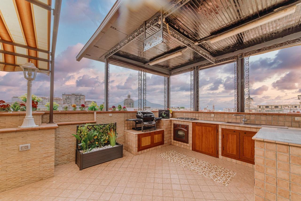 Вилла La Terrazza Nel Centro Неаполь Экстерьер фото